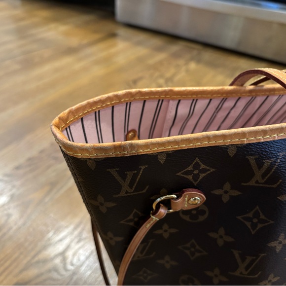 *SOLD* Unicorn 🦄 LV Monogram Neverfull (2016) - Picture 5 of 9